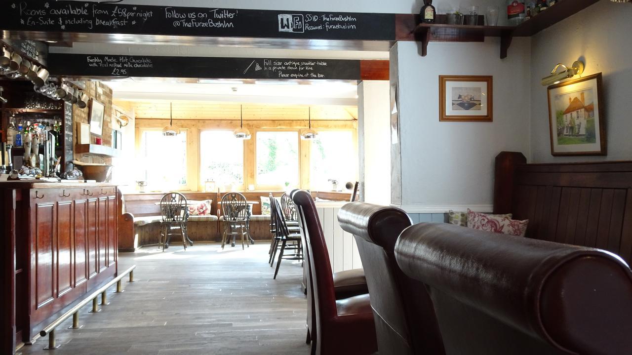 The Furze Bush Inn Newbury  Dış mekan fotoğraf