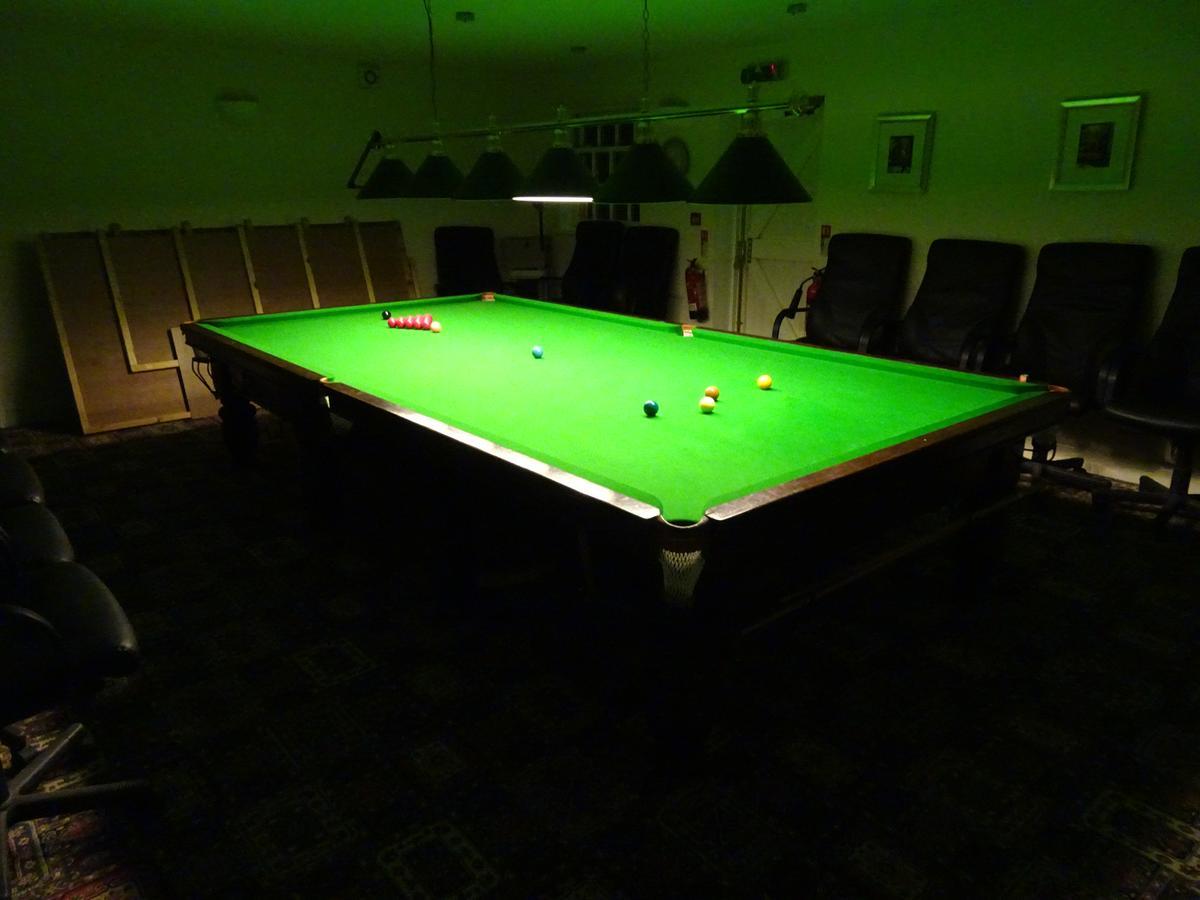 The Furze Bush Inn Newbury  Dış mekan fotoğraf